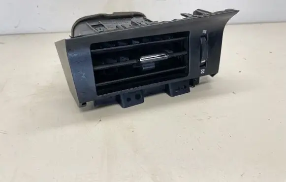 Lexus ES 300h Dashboard side air vent grill/cover trim 5565033220 355861301
