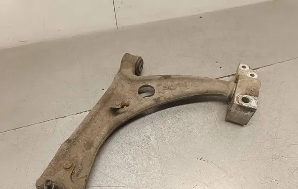 Audi Q3 8U Front lower control arm/wishbone