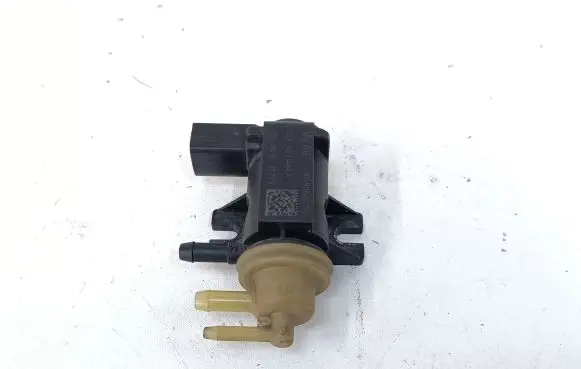 Volkswagen Tiguan Turbo solenoid valve 1K0906627B