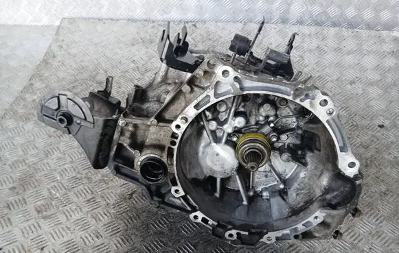 Toyota Corolla E160 E170 Manual 6 speed gearbox E16SKRZYNIA