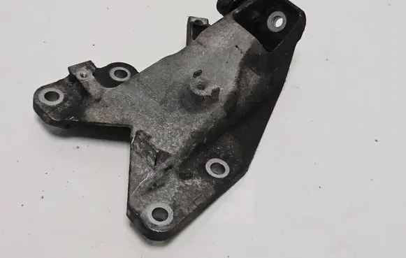 BMW 1 E82 E88 Engine mounting bracket 6760317 13807410