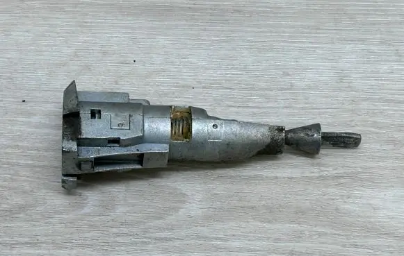 Volkswagen Touareg II Front door lock (next to the handle) 7P6837167