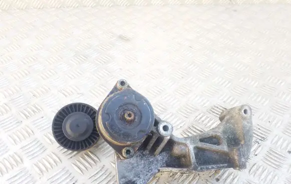 Volkswagen Transporter - Caravelle T4 Alternator belt tensioner 074903143F