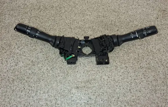 Subaru XV I Wiper turn signal indicator stalk/switch 173832
