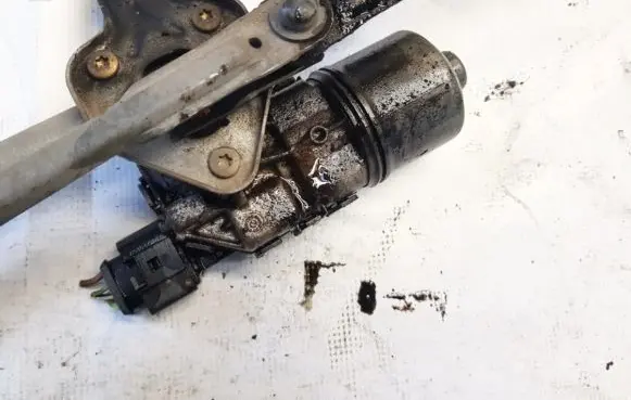 Skoda Fabia Mk1 (6Y) Wiper motor