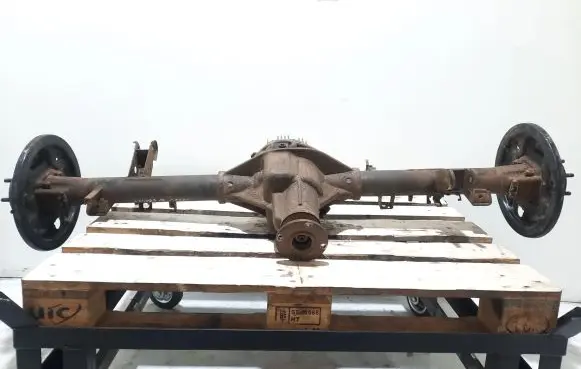 Nissan Navara D40 Rear axle beam with reductor 