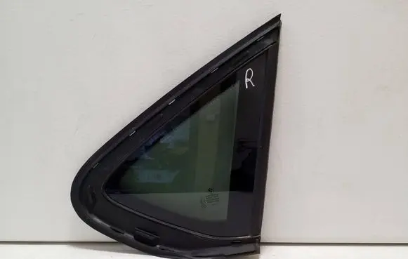 BMW X6 F16 Rear side window 7317774