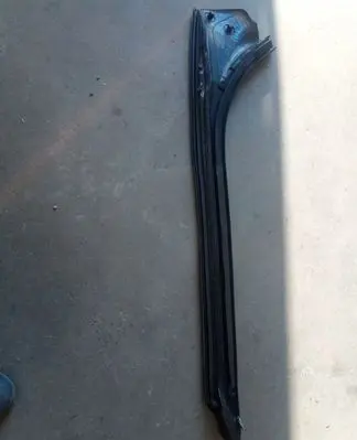 Audi S5 Rubber seal front coupe door window 8F0831721