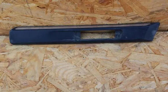 BMW 7 E38 Fender trim (molding) 8208388