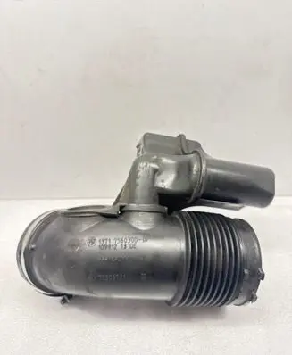 BMW 3 E92 E93 Air intake duct part 7560300 70308701 10991213DE