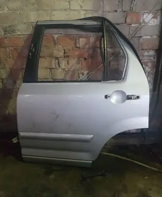 Honda CR-V Rear door