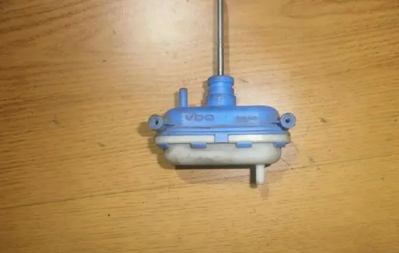 Audi 80 90 S2 B4 Central locking vacuum pump 8a5862153