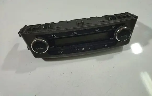 Toyota Avensis T270 Climate control unit 5590005470 55900-05470