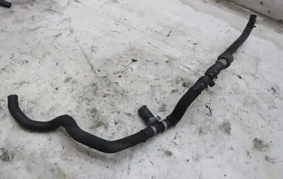 Audi A8 S8 D4 4H Engine coolant pipe/hose