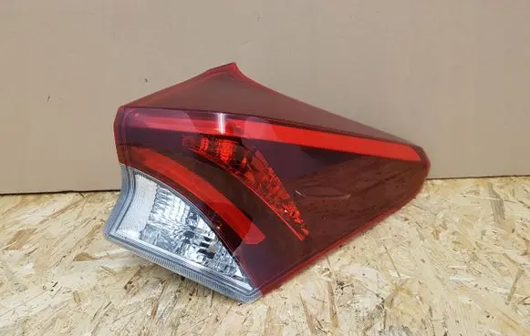 Toyota Auris E180 Rear/tail lights set 