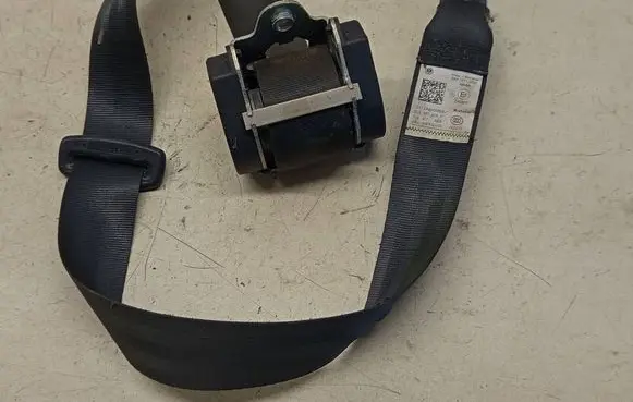 Volkswagen PASSAT CC Rear seatbelt 3C8857805A 3B08857805A 609932900