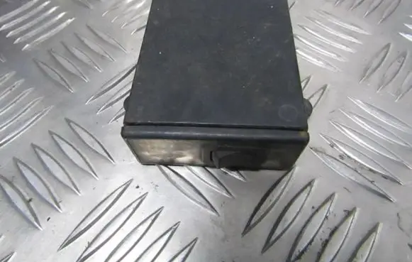 Volkswagen Golf III Fuel (gas) shift switch 