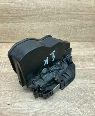 BMW 5 E60 E61 Rear door lock 7154629