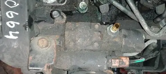 Renault Laguna III Fuel injection high pressure pump 8200821184