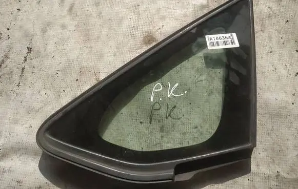 Toyota Auris 150 Front triangle window/glass as2