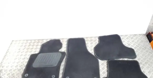 Volkswagen Golf V Car floor mat set 