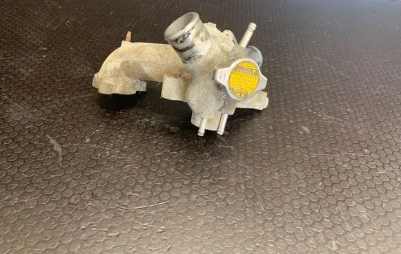 Lexus IS 220D-250-350 Thermostat 