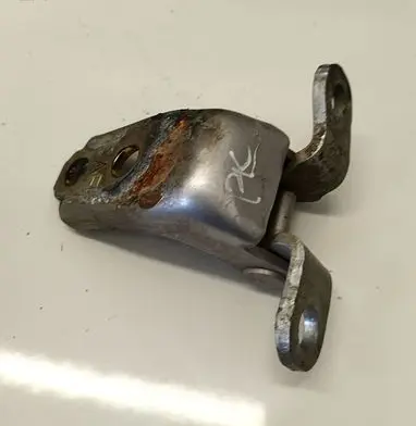 Honda CR-V Front door upper hinge 