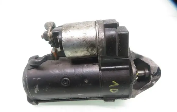 Volkswagen PASSAT B5.5 Starter motor D7R33 068911024E