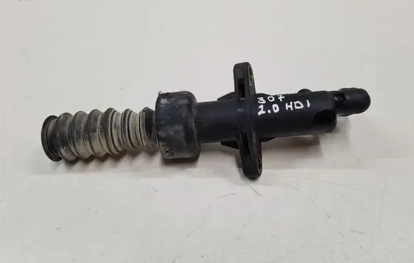 Clutch slave cylinder