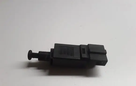 Audi A4 S4 B5 8D Brake pedal sensor switch 927189D