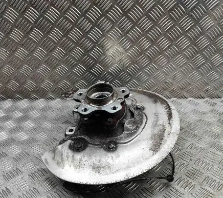 Rear wheel hub