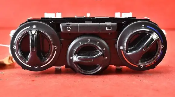 Peugeot 208 Climate control unit 96722486ZD