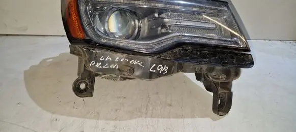 Jeep Grand Cherokee Headlight/headlamp 68111000AD