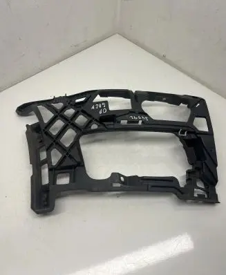 Volkswagen Golf VII Front bumper mounting bracket 5G0807724D