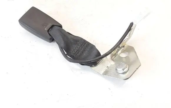 Nissan Qashqai Rear seatbelt buckle