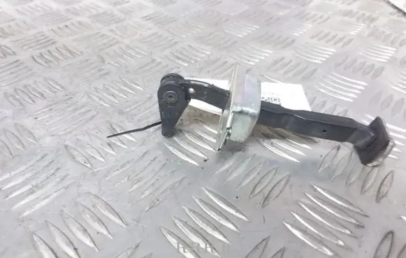 Nissan Qashqai Front door check strap stopper