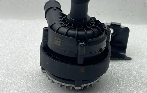 Audi A3 8Y Electric auxiliary coolant/water pump 3WA965567A
