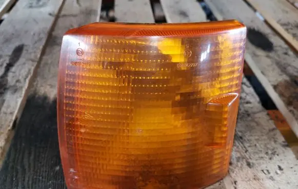 Volkswagen Transporter - Caravelle T4 Front indicator light