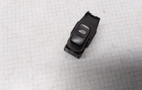 Volvo V70 Electric window control switch 30658696