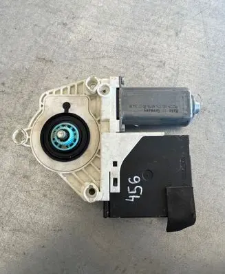 Volkswagen PASSAT B6 Front door window regulator motor 1K0959701P 980851118