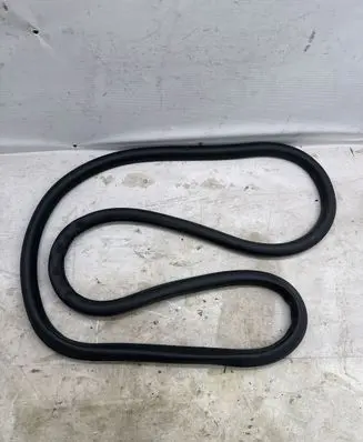 Rear door rubber seal (on body)