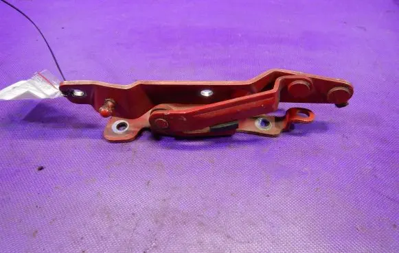 Alfa Romeo GTV Tailgate/trunk/boot hinge