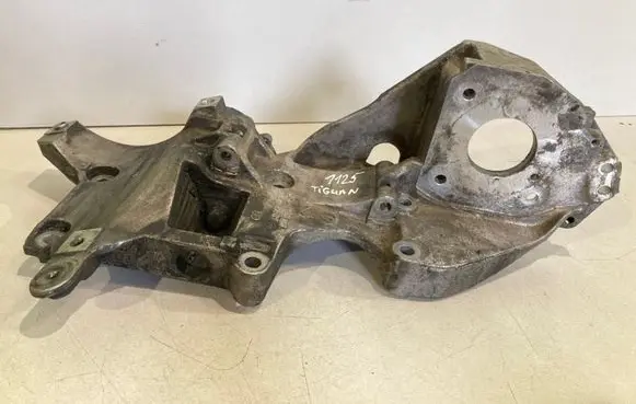 Volkswagen Tiguan Generator/alternator bracket 03L903143D
