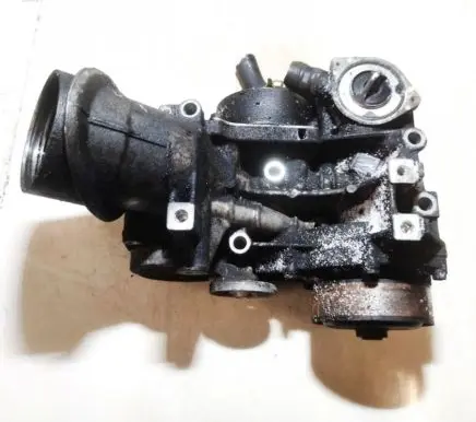 Honda CR-V Oil filter cover 
