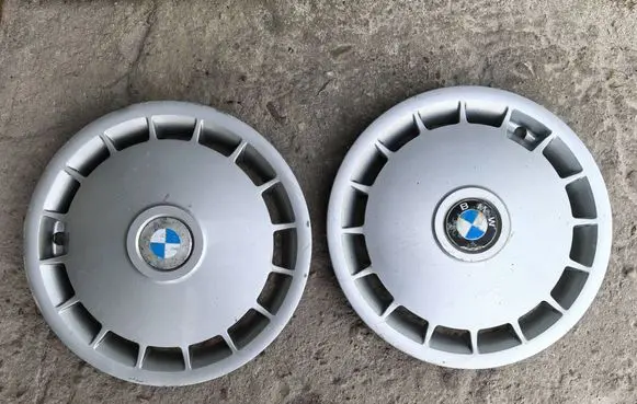 BMW 5 E28 R14 wheel hub/cap/trim 361311791701