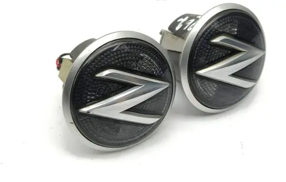 Nissan 370Z Front fender indicator light