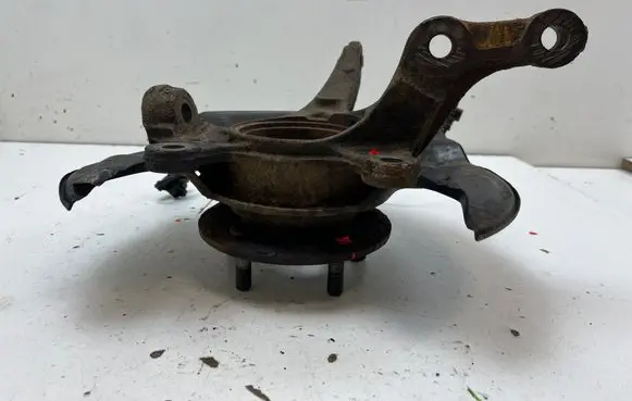 Honda CR-V Front wheel hub 