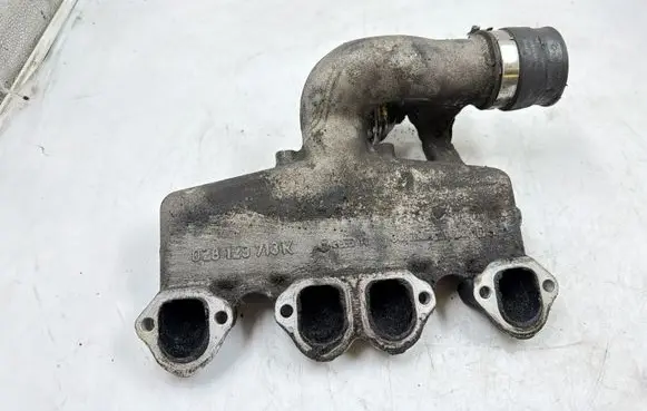 Audi A4 S4 B5 8D Intake manifold 028129713K