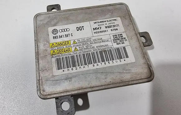 Audi A4 S4 B8 8K Headlight ballast module Xenon 8K0941597C W003T20171