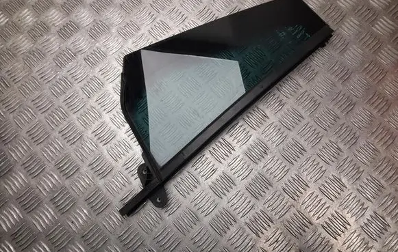 Volkswagen PASSAT B8 Rear door window/glass frame 3G9845214